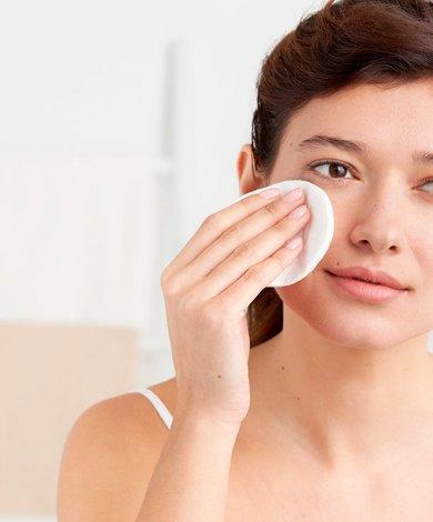 Hygiene, the first caring step for sensitive skin